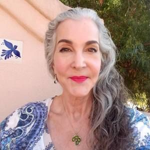 Meet your Posher, Cynthia